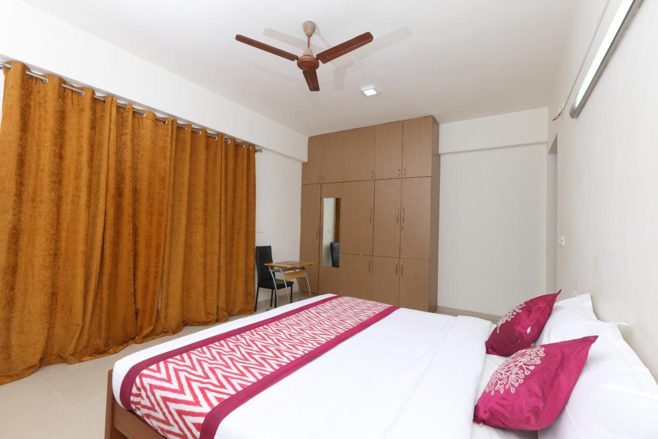 โอโย 6954 เดอะ ลอว์น โอราคาทัม Hotel Oragadam ภายนอก รูปภาพ