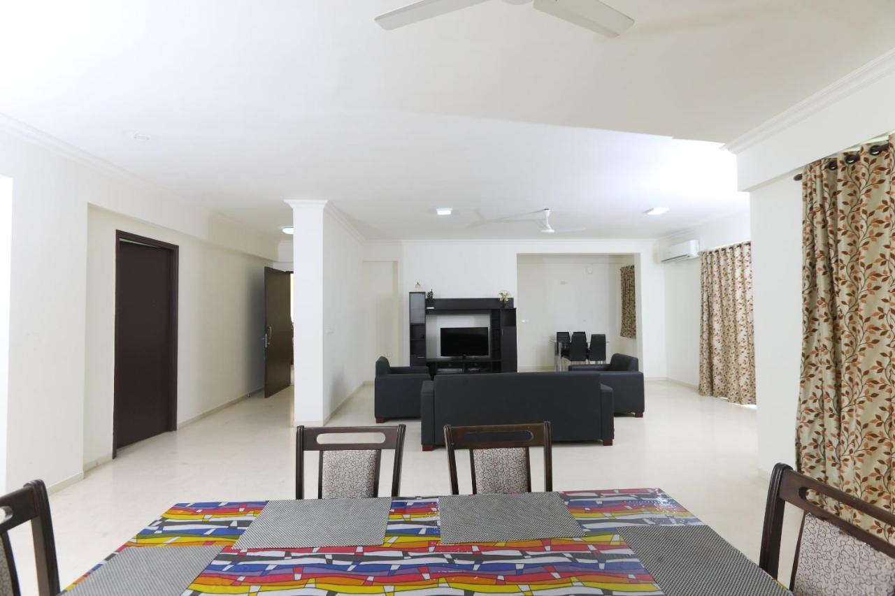 โอโย 6954 เดอะ ลอว์น โอราคาทัม Hotel Oragadam ภายนอก รูปภาพ